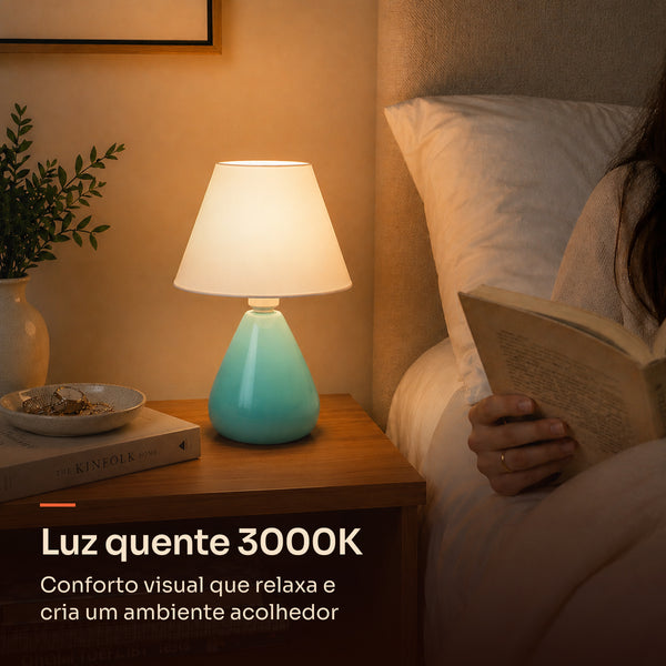Abajur gota azul com cúpula de plástico e luz quente 3000K na mesa de cabeceira #azulbrilhante #plástico