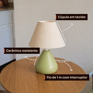 Detalhes do abajur gota verde pistache: cúpula de tecido, cerâmica resistente e fio com interruptor #verdepistache #tecido