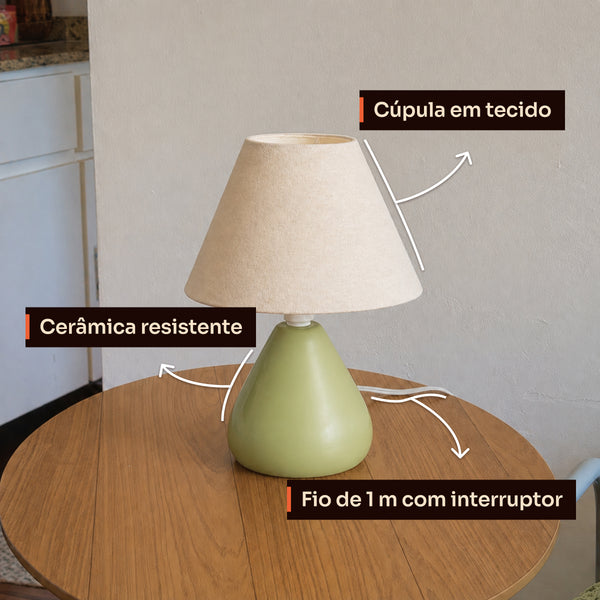 Detalhes do abajur gota verde pistache: cúpula de tecido, cerâmica resistente e fio com interruptor #verdepistache #tecido