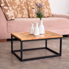 Mesa de centro industrial 60x40 cm de ferro e madeira Pratelar