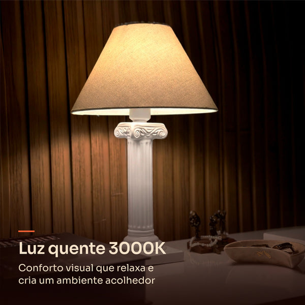 Abajur coluna grega branco com cúpula de tecido, luz quente 3000K #branco #tecido