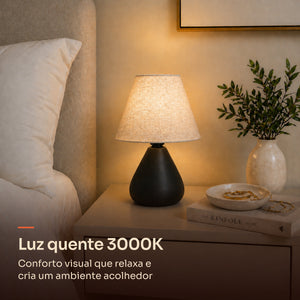 Abajur gota preto com cúpula de tecido e luz quente 3000K na mesa de cabeceira #preto #tecido