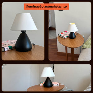 Abajur gota preto com cúpula de plástico aceso no quarto, iluminação aconchegante #preto #plástico