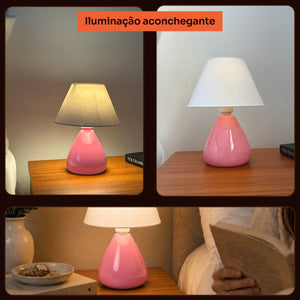 Abajur gota rosa com cúpula de plástico aceso no quarto, iluminação aconchegante #rosabrilhante #plástico