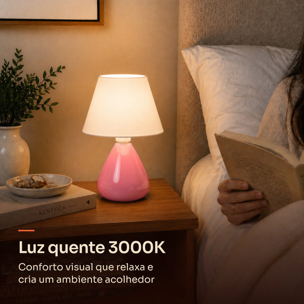 Abajur gota rosa com cúpula de plástico e luz quente 3000K na mesa de cabeceira #rosabrilhante #plástico
