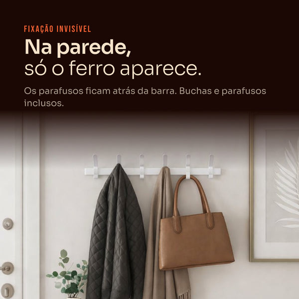 Cabideiro 6 ganchos branco na entrada de casa com casaco, cachecol e bolsa #branco